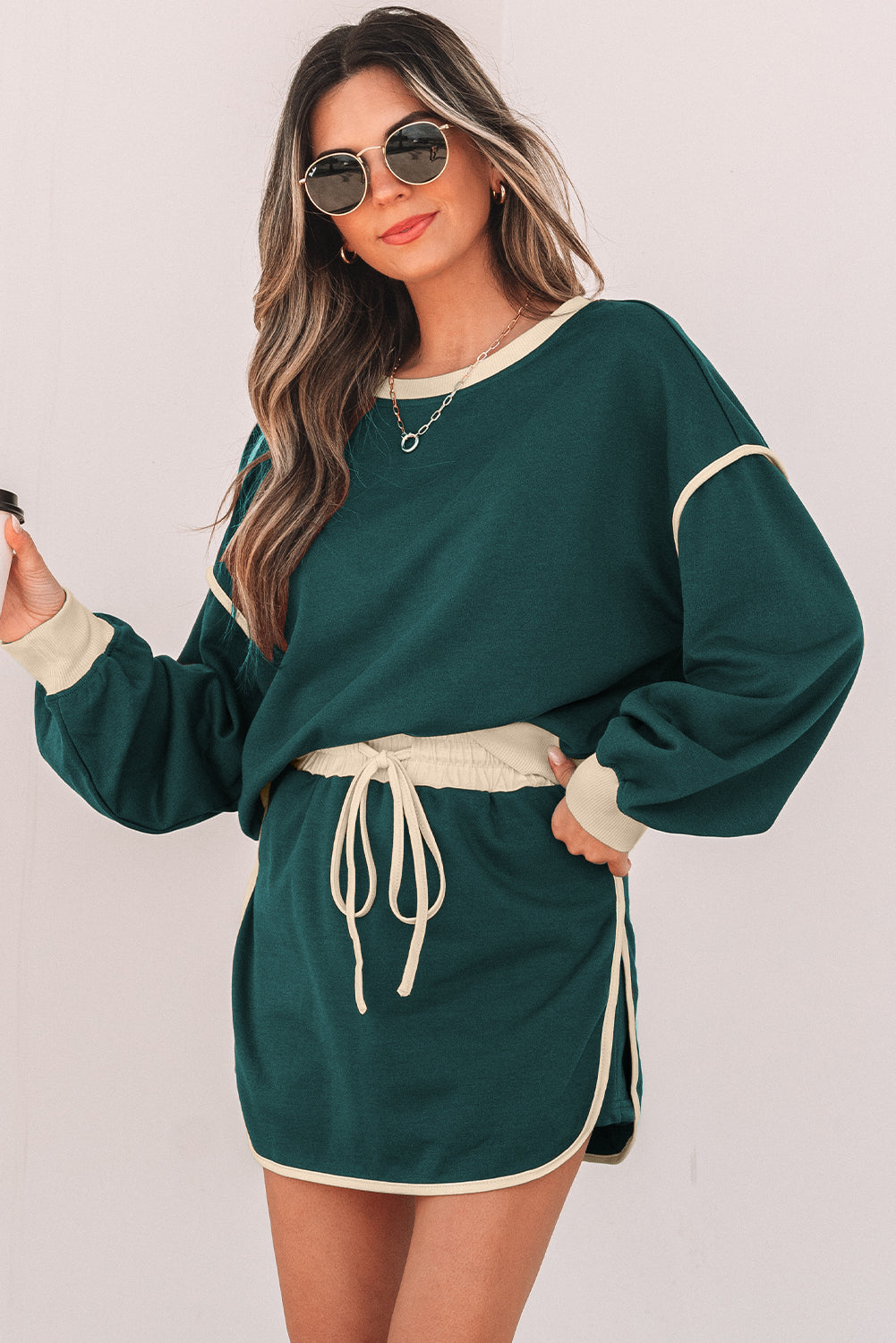 Color Contrast Loose Pullover and Tie Waist Skort Set